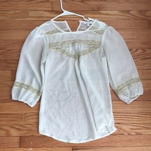 Flowing Quarter Sleeve delia’s Top. Size small